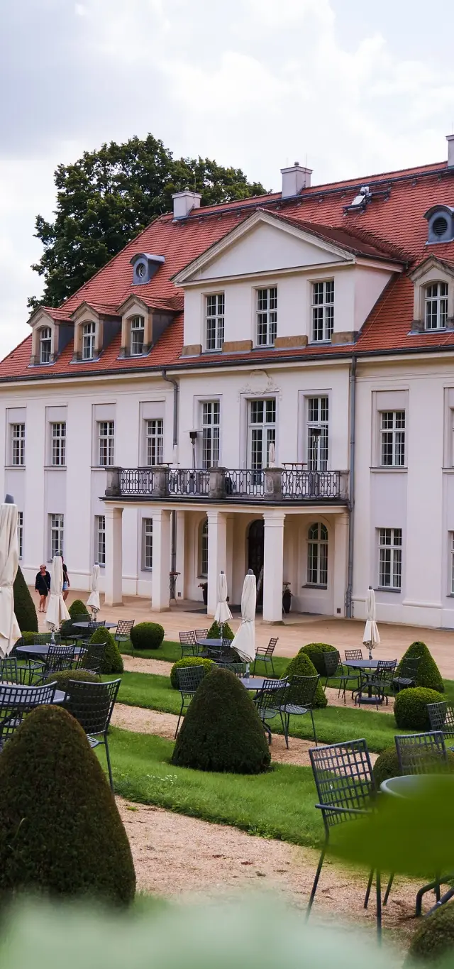 Das Schloss Wackerbarth befindet sich in Radebeul und veranstaltet zu verschiedenen Anlässen Veranstaltungen.